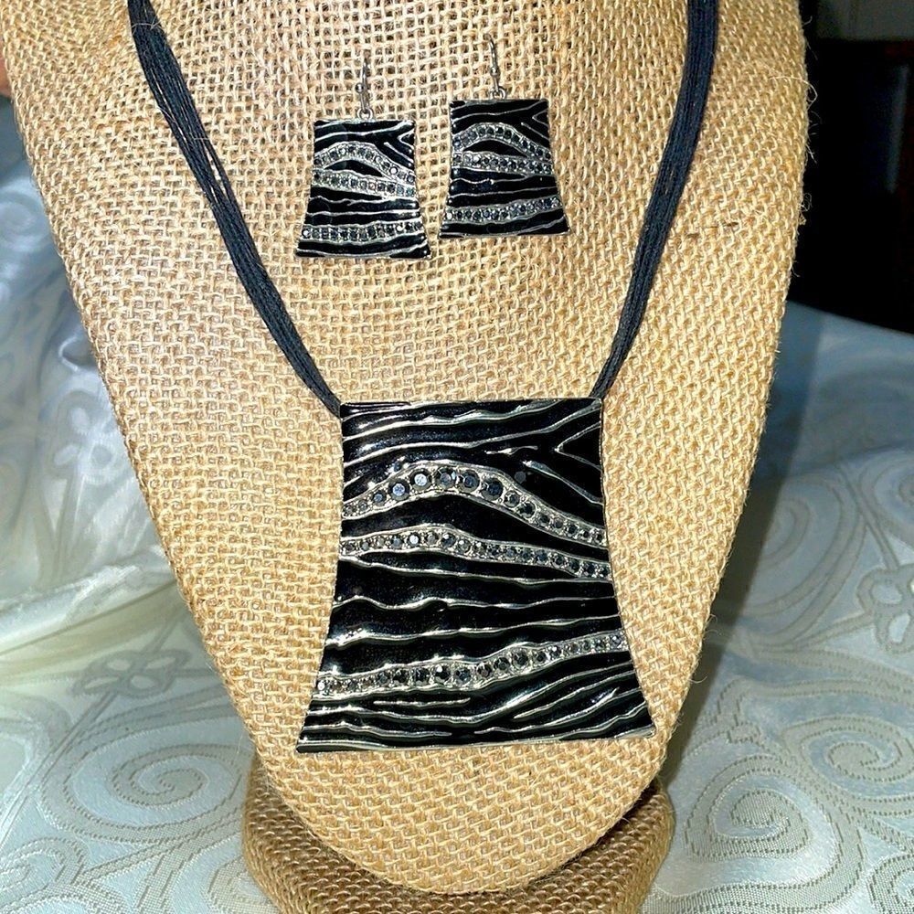 Black & silver enamel with faceted silver sparkles necklace & matching earrings